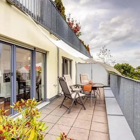 Moebliert Lichtdurchflutete Am Waldfriedhof *